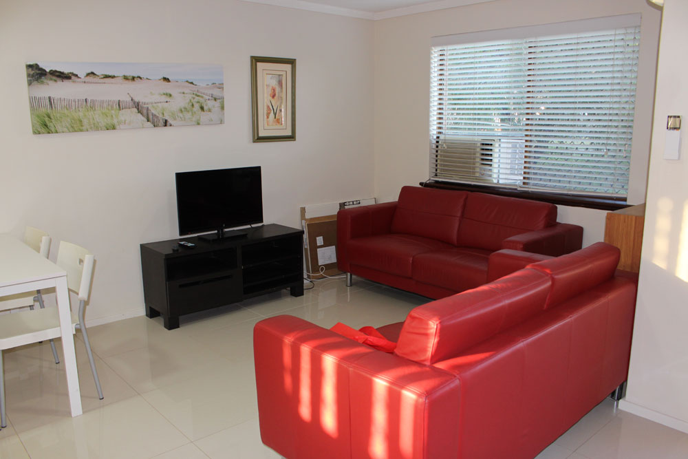 Deluxe - One Bedroom<br> 1 - 2 guests: Queen Bed <br>