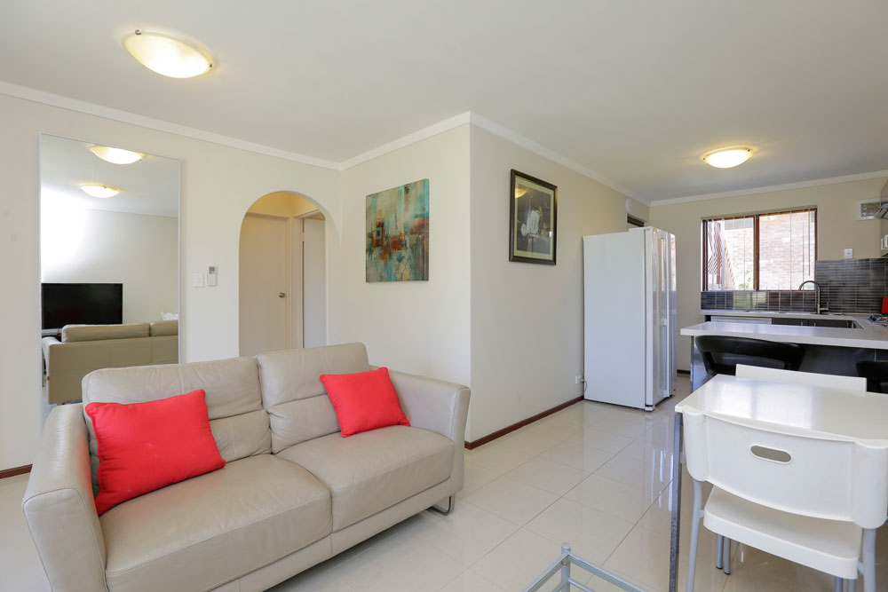 Standard - Two Bedroom <br> 1 - 3 guests<br> Queen Bed & Single Bed <br>