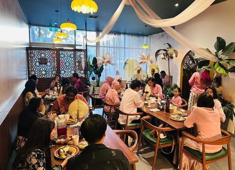 Perth’s Asian flavour district: Malaysian- Santai2 Café, Sedap Place, Penang Village, Thai, Indian, Chinese, Japanese etc (a few minutes’ walk)